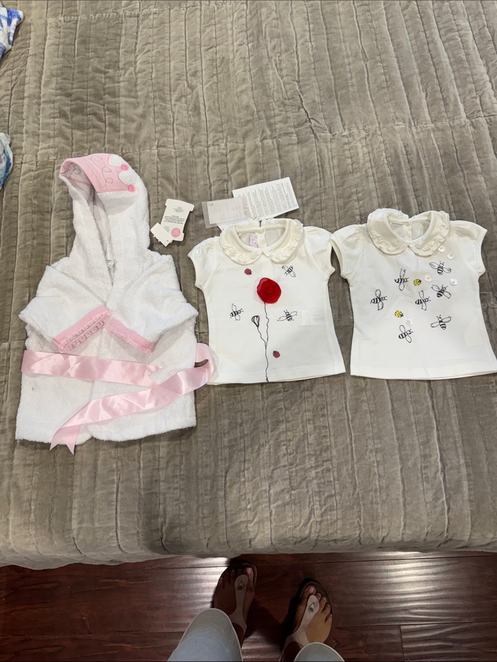 Baby Girls White Hooded Robe + White Short Sleeve Tops Set with Pink Accent spec